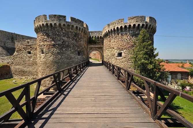 Belgrade Grand Tour: History, Palaces & Hidden Gems (Full Day)