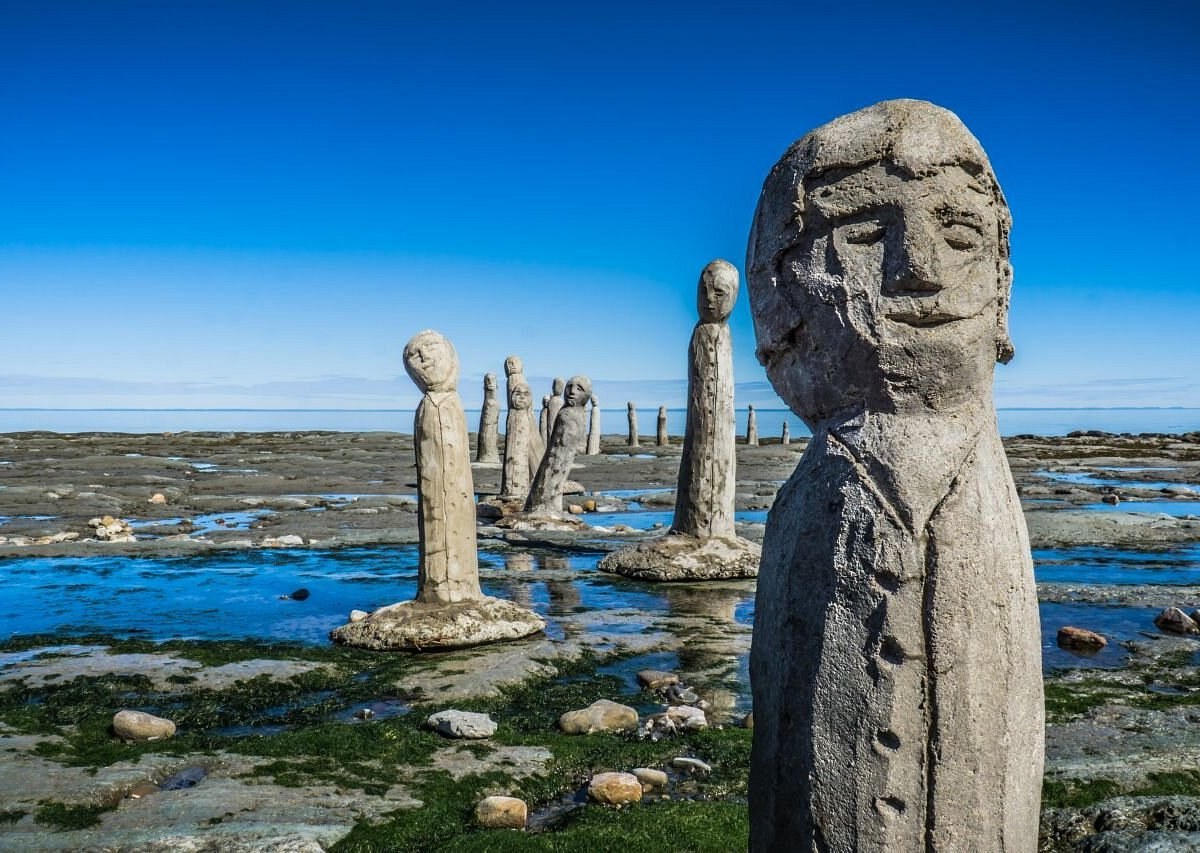 "Le Grand Rassemblement": Marcel Gagnon's Living Stone Sculpture