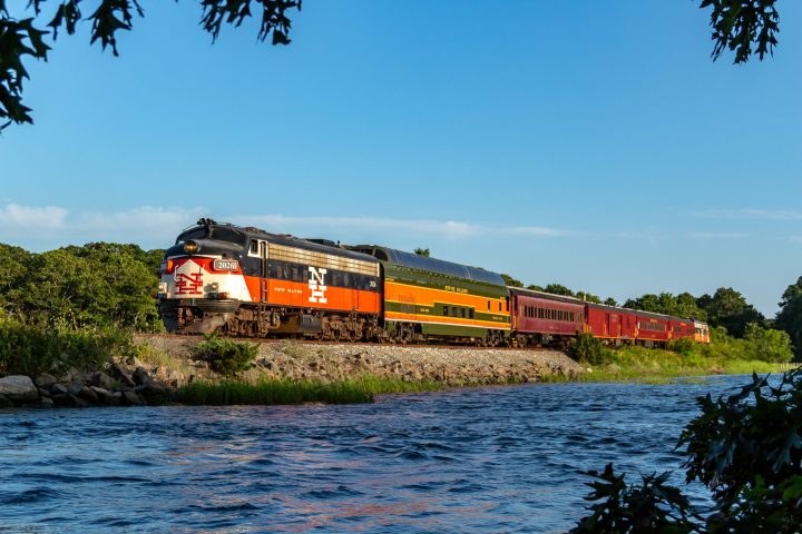 Cape Cod Canal Day Excursion Train: Narrated Rail Journey