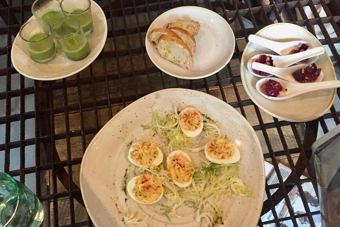 Newport Neighborhood Food Tour: Thames Street & the Wharves