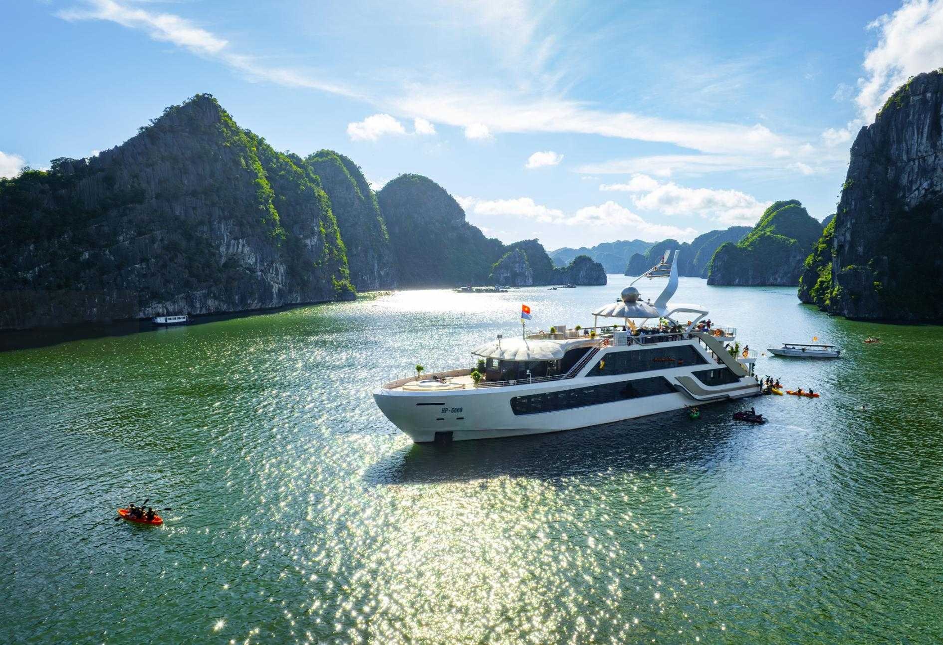Lan Ha Bay Boutique Overnight Cruise: Kayak, Bike & Private Balcony