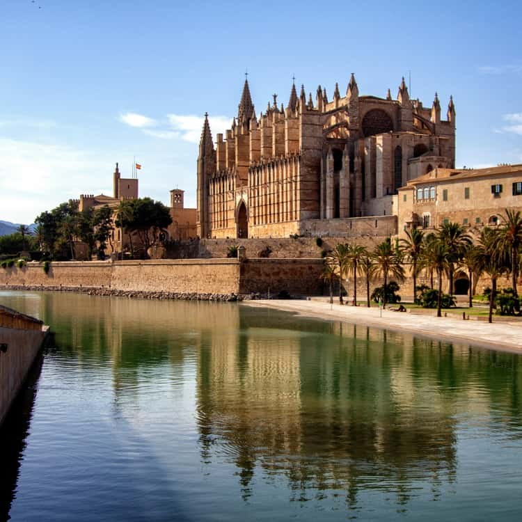 Palma Cathedral & Royal Palace: Expert Private Access Tour