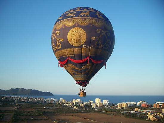 Hot Air Balloon Flight at Dawn Over Mallorca's Heartland