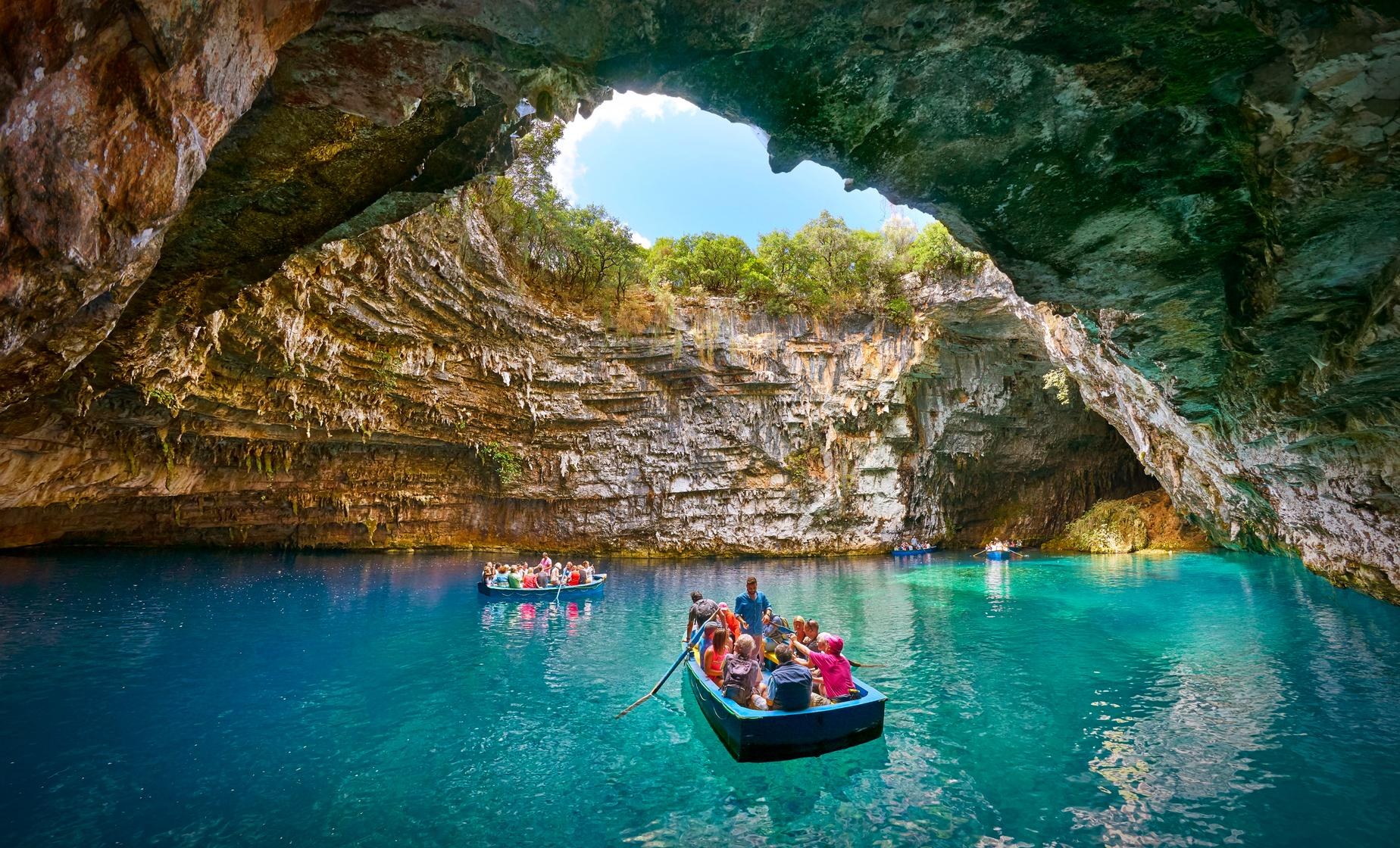 Myrtos Beach & Melissani Cave: Full-Day Private Island Tour