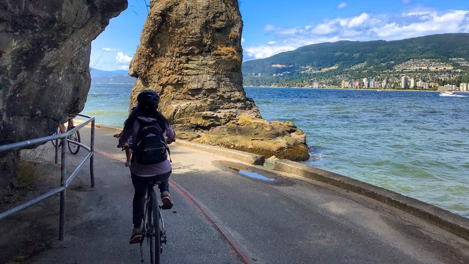 Stanley Park Seawall by Bike