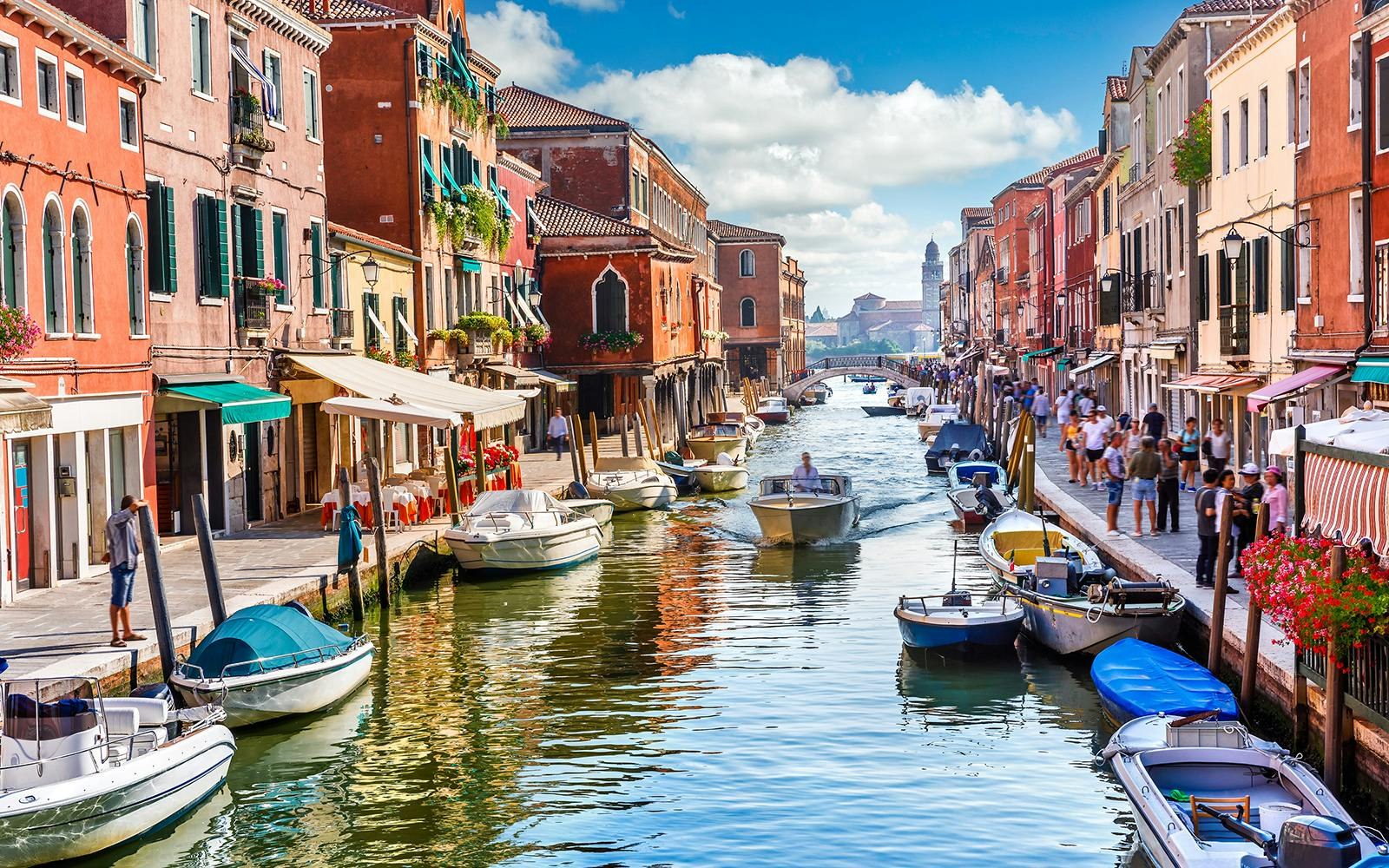 Venetian Lagoon by Classic Wooden Boat: Murano, Burano & Torcello