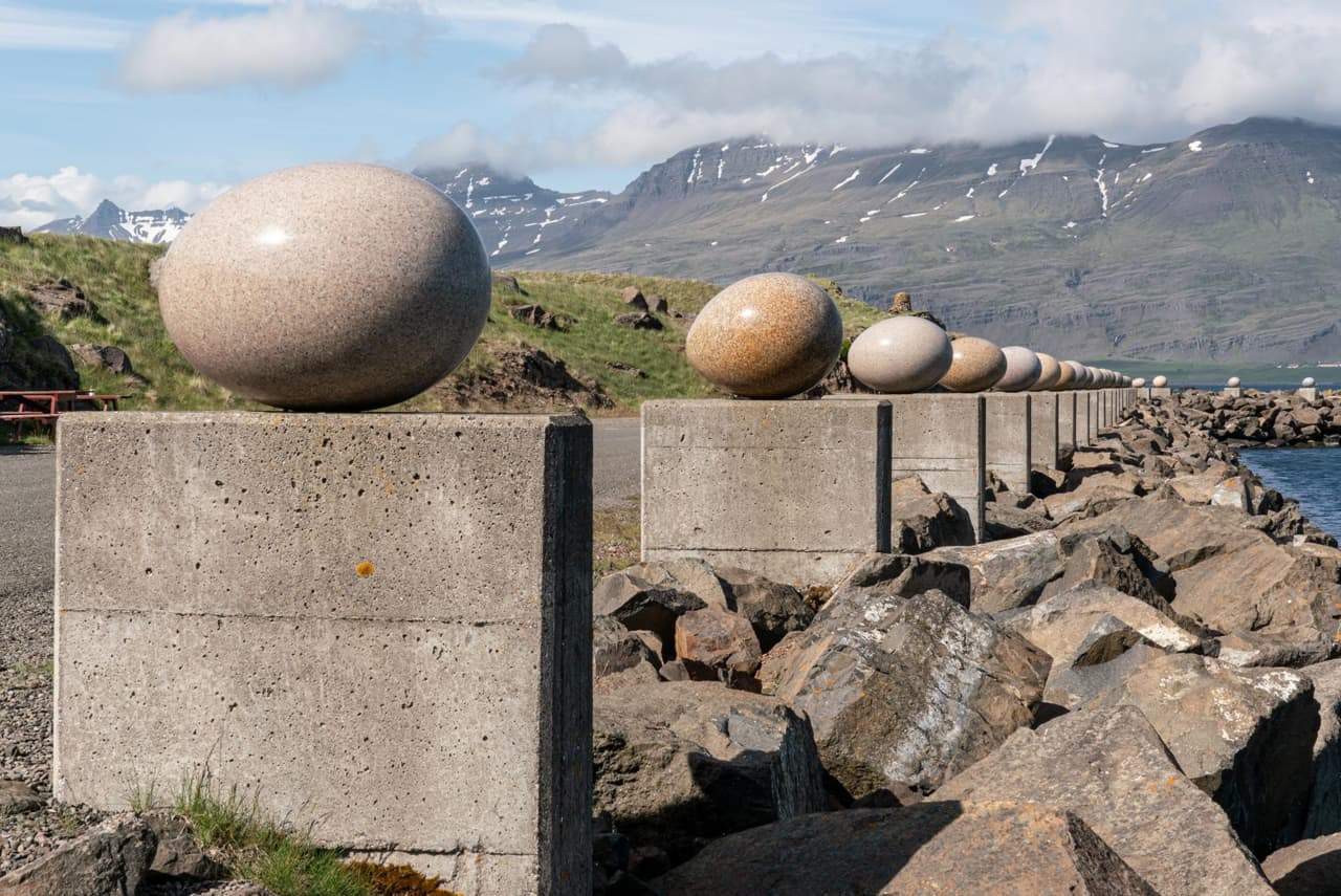 Djúpivogur Village Culture Walk & Eggin í Gleðivík Egg Sculptures