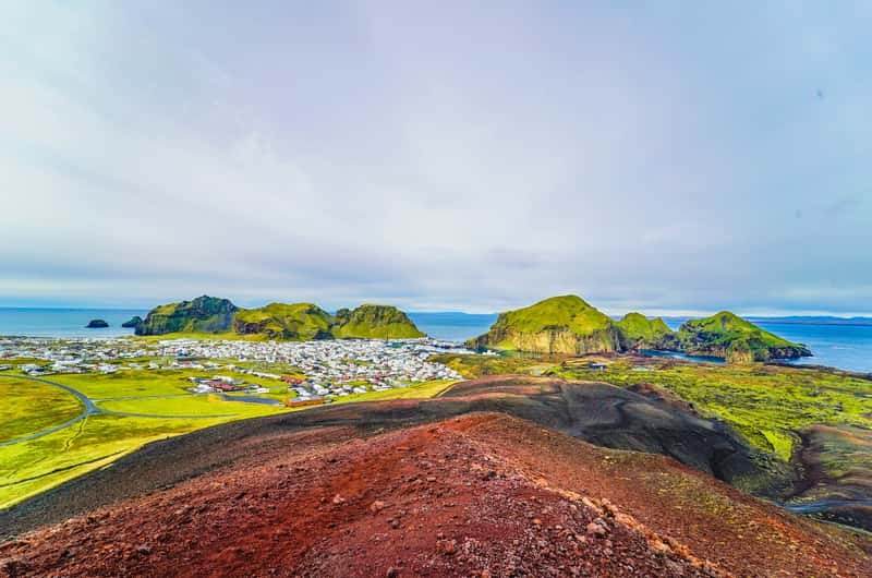 Eldfell Volcano Hike & Eldheimar Lava Museum: Fire & Memory