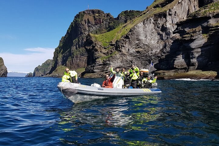 RIB Boat Safari: Sea Cliffs, Sea Caves & Elephant Rock