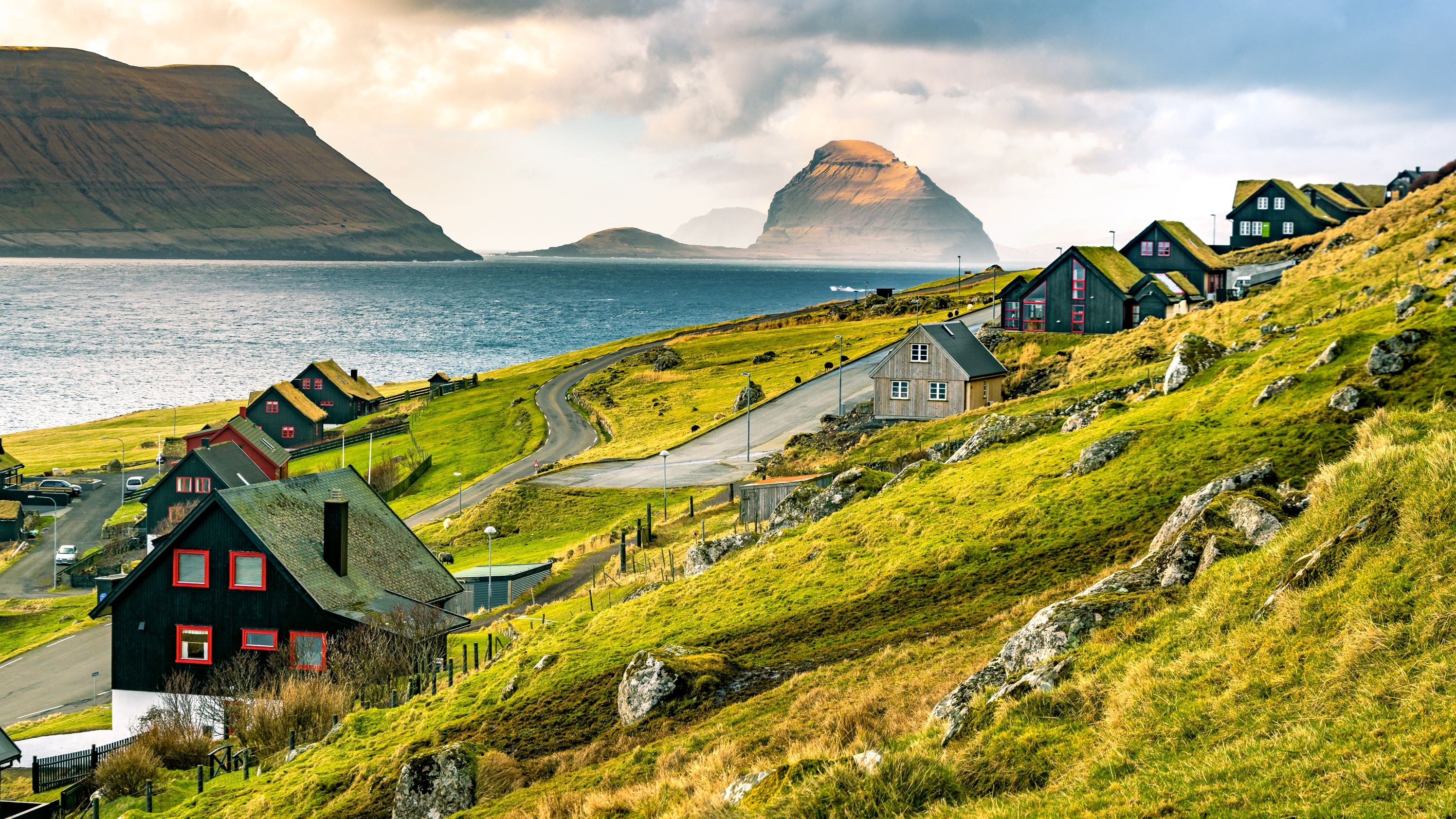 Faroe Islands Highlights: Grand Scenic Island Tour