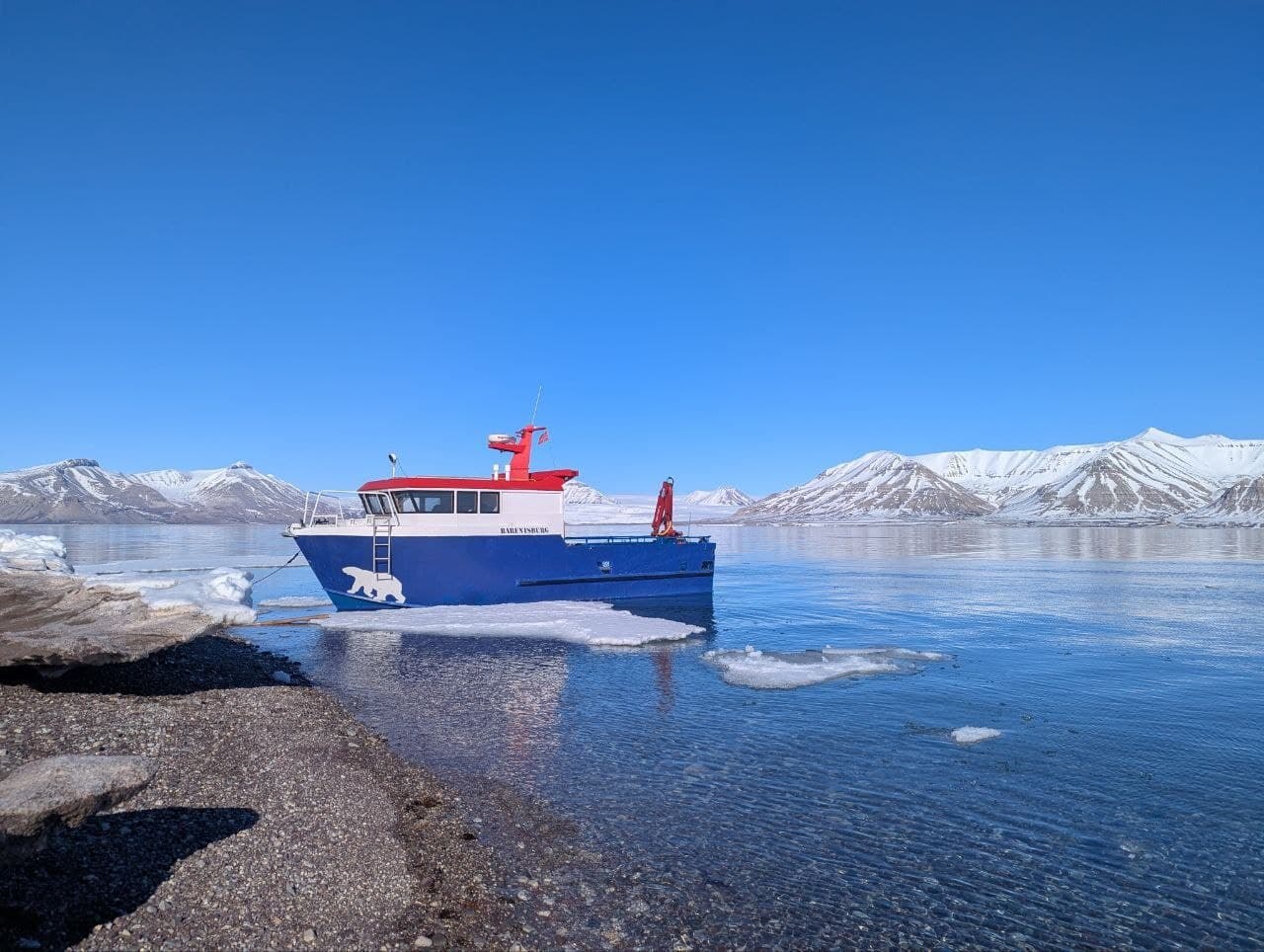 Pyramiden & Glacier Arctic Boat Expedition