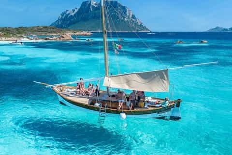 Capo Figari Sunset Dinghy: Tavolara, Molara & Aperitivo