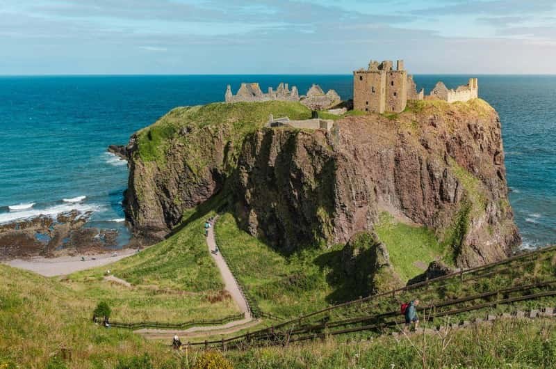Dunnottar Castle: Clifftop Fortress & Stonehaven Village