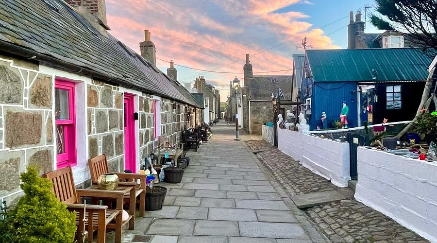 Old Aberdeen, Maritime Museum & Footdee Private Walking Tour