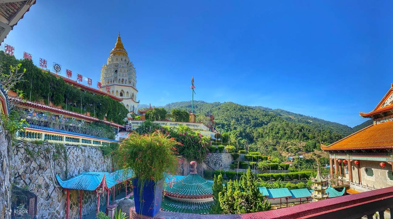 Kek Lok Si Temple: Dawn Private Visit & Penang Hill Combo