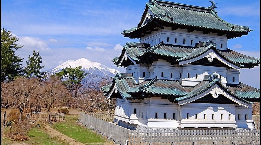 Hirosaki Castle & Samurai Quarter: Expert Private History Walk