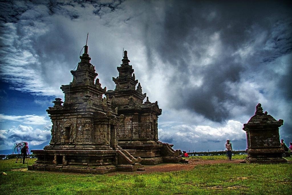 Gedung Songo Hindu Temples: Highland Crater Walk & Private Guide