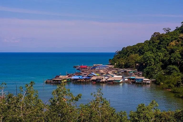 Ao Yai Fishing Village & Local Seafood Cultural Walk