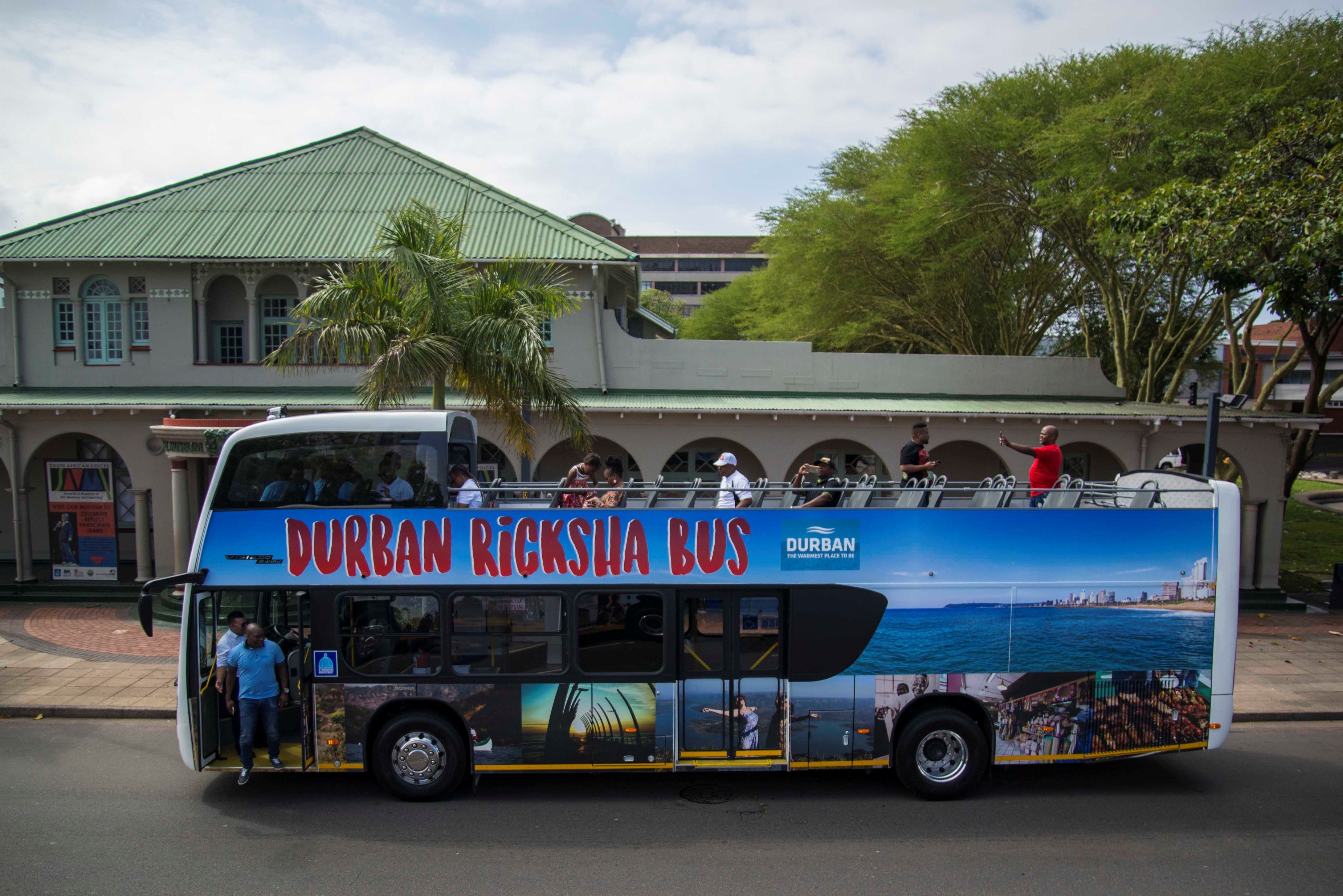 Durban Ricksha Bus City Tour & Victoria Street Market Spice Walk