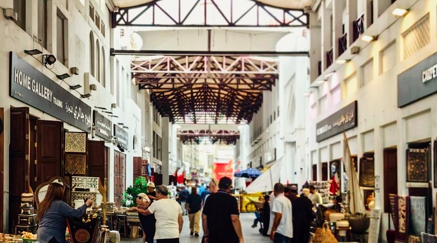 Manama Souk & Bab el-Bahrain: Guided Culinary & Craft Immersion