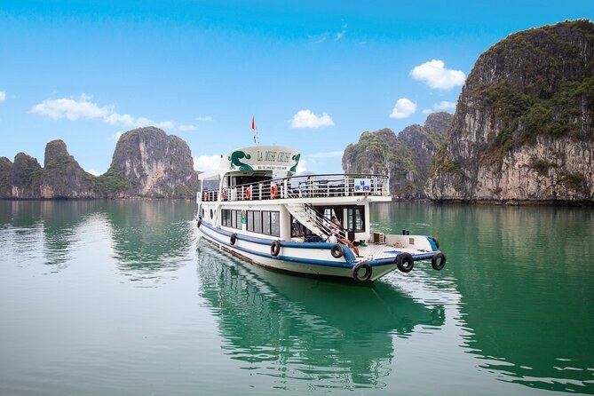 Bai Tu Long Bay: Private Seaplane Transfer & Kayak Expedition
