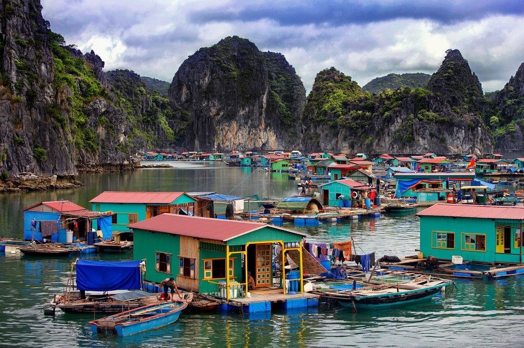 Vung Vieng Floating Village: Sunset Kayak & Pearl Farm Visit