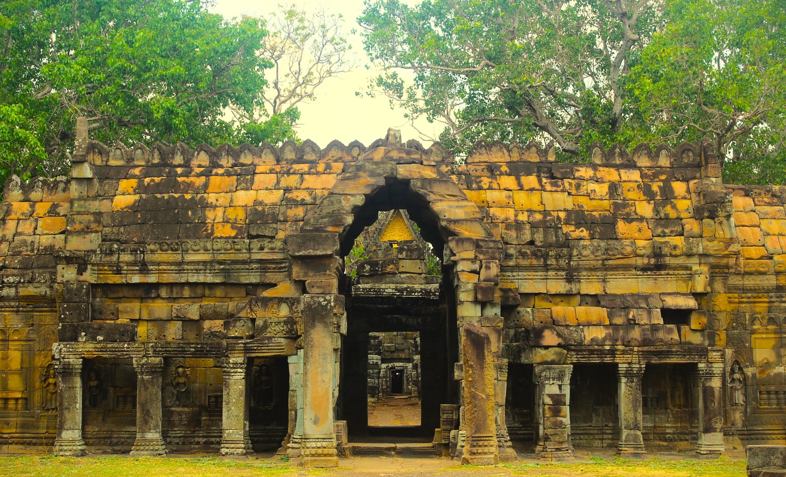 Wat Nokor Bachey: Ancient Khmer Temple at Dusk