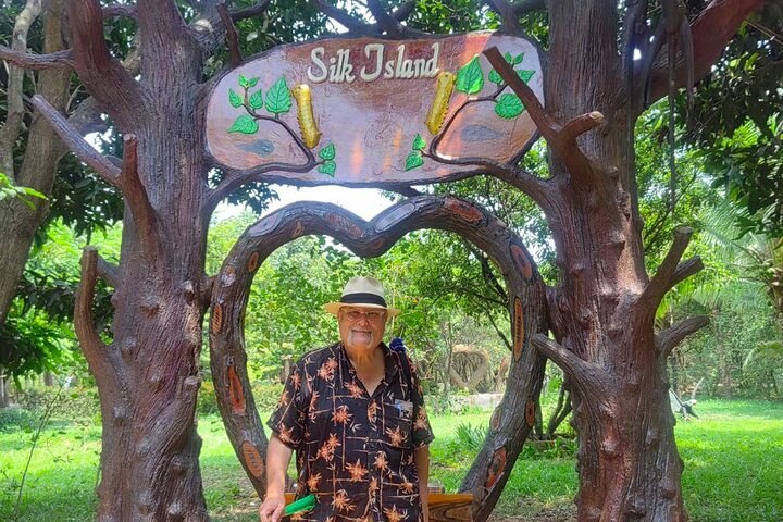 Rubber Plantation & Silk Weaving: Living Heritage Farm Tour