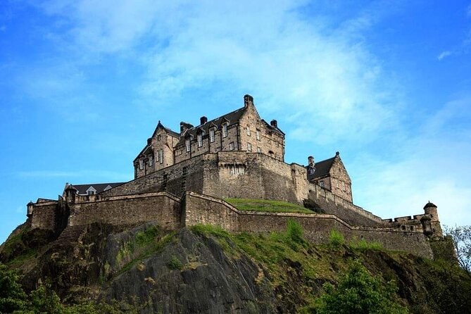 Edinburgh Castle: Crown Jewels & Half-Day Private Tour