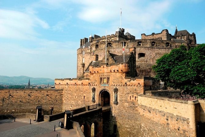 Edinburgh Castle & Royal Mile: Private Guided Day