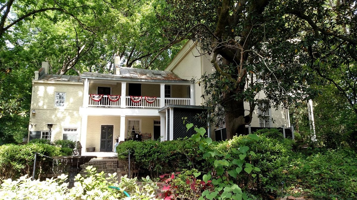 McRaven House: The South's Most Haunted Mansion Private Tour