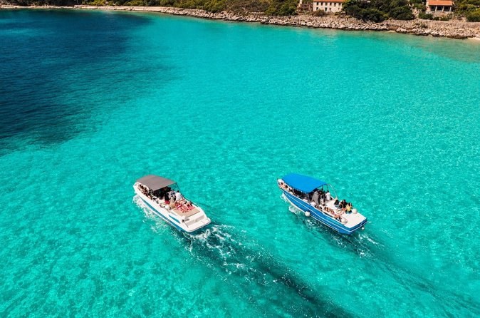 Blue Lagoon & Hvar Island: Private Luxury Speedboat Day