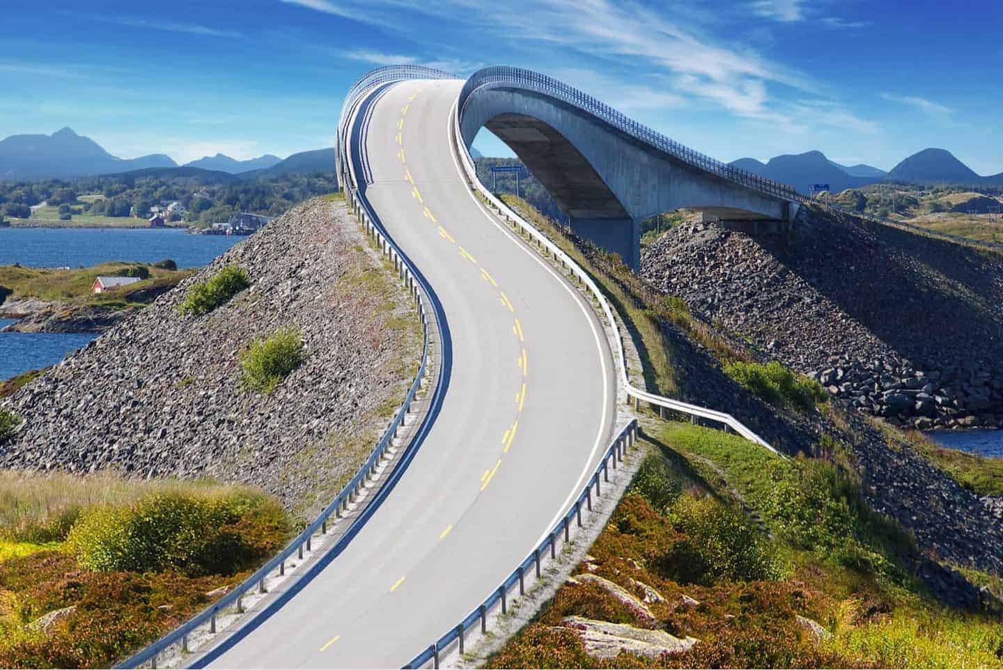 Atlantic Ocean Road: Private 5-Hour Luxury Drive from Molde