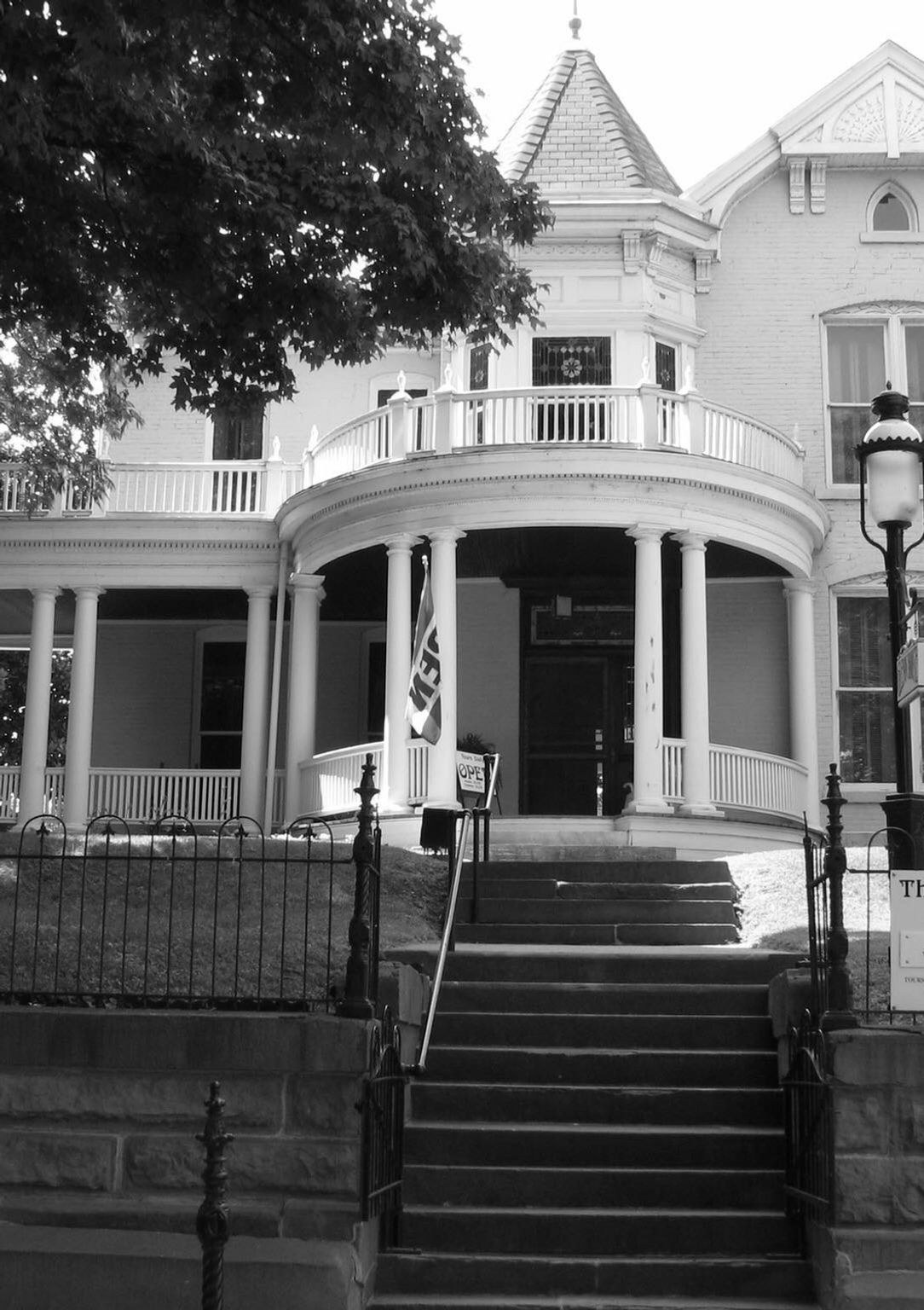 The Glenn House: Exclusive Private Estate & Gilded Age Tour