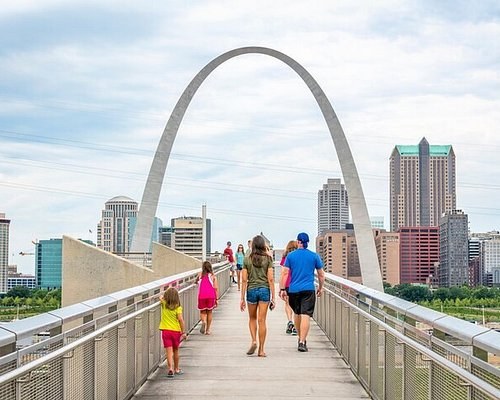 Landmarks St. Louis: Expert-Led Historic Downtown Walking Tour