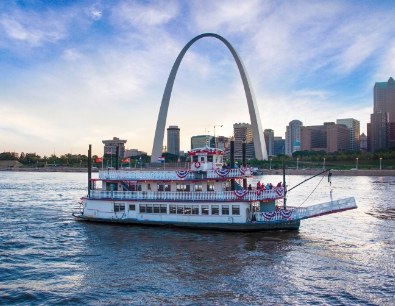 Gateway Arch Riverboat Cruise: Mississippi River Journey