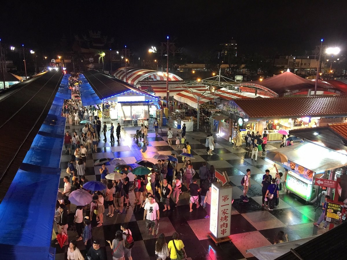 Hualien Dongdamen Night Market: Private Gourmet Street Food Journey