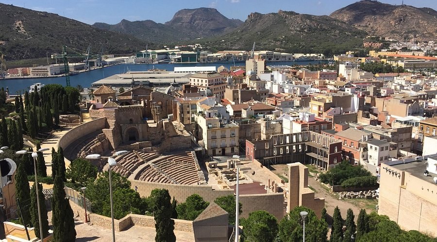 Castillo de la Concepción and the Panoramic Lift for the full-harbour view