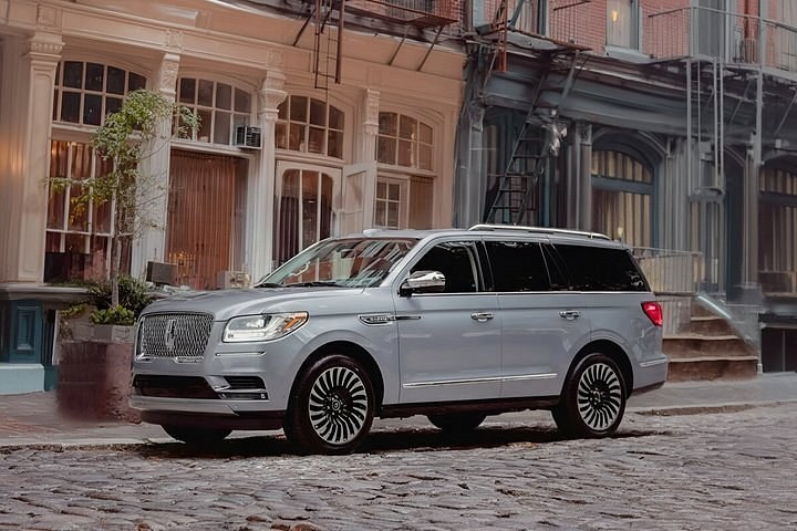 NYC Private VIP Tour by Vehicle: 5-Hour Custom Experience