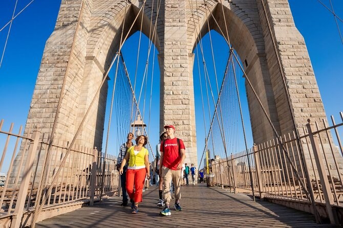 Brooklyn Bridge & DUMBO Private Food & Culture Walking Tour