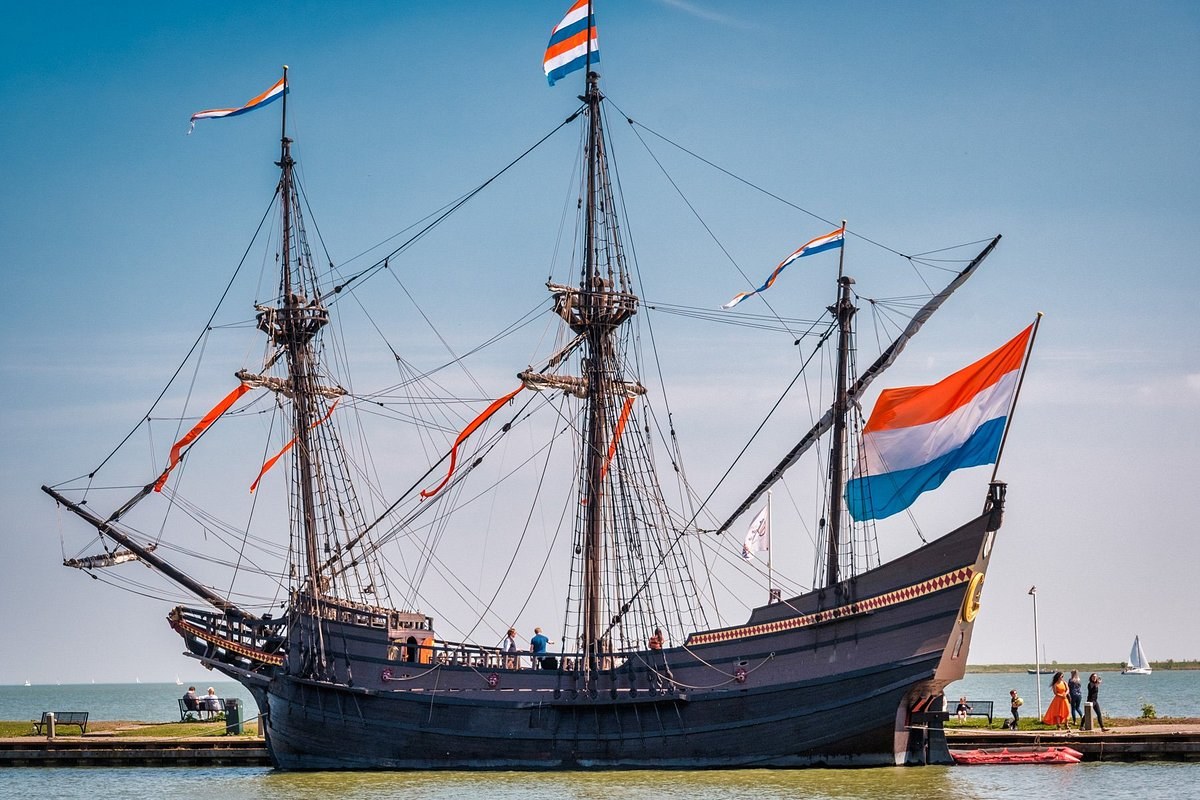 Halve Maen VOC Ship Replica: Below Decks on the High Seas