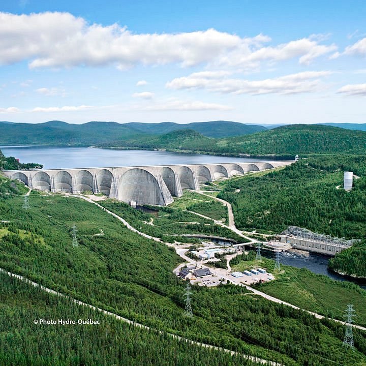Daniel-Johnson Dam (Manic-5): Guided Engineering Marvel Tour