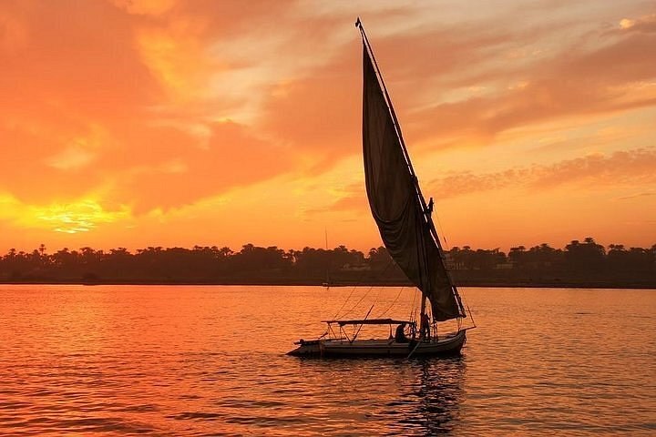 Sunset Felucca Sail Around Kitchener's Island & First Cataract
