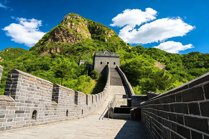 Huangyaguan Great Wall & Dule Temple: The Insider's Wall