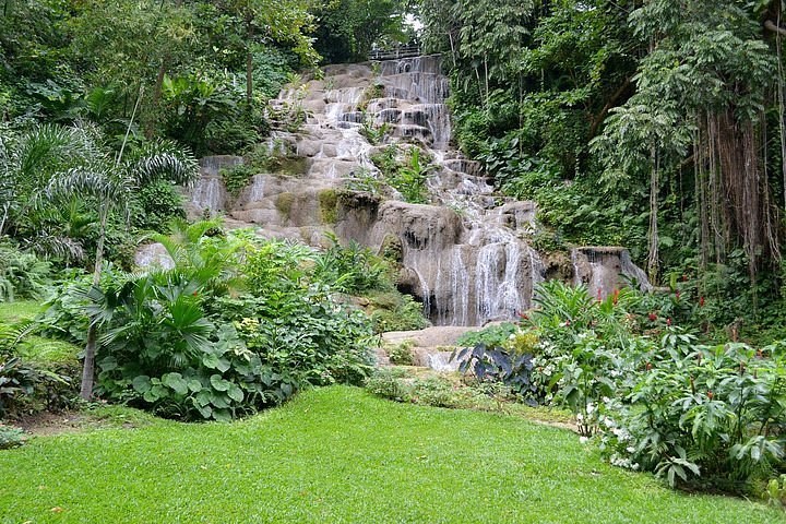 Konoko Falls & Gardens: Rios' Hidden Gem Nature Walk