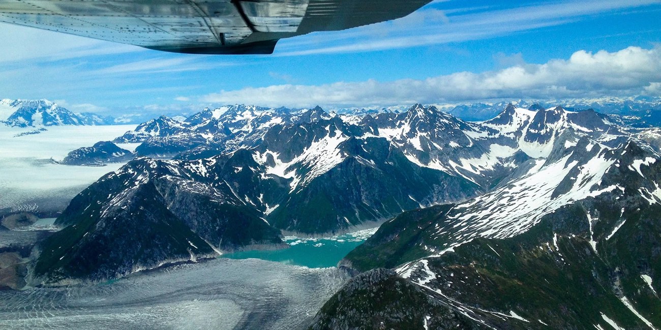 Glacier Bay Flightseeing: Grand Plateau Glacier Aerial Adventure
