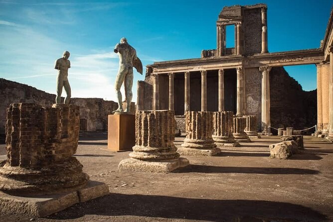 Pompeii: Exclusive Skip-the-Line Small-Group Tour with Archaeologist