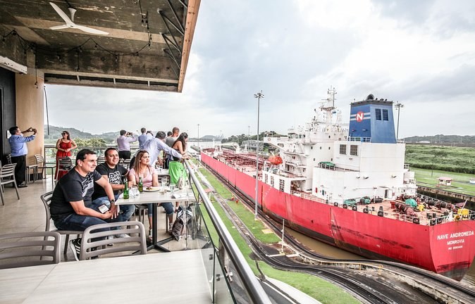 Panama Canal Partial Transit by Private Yacht
