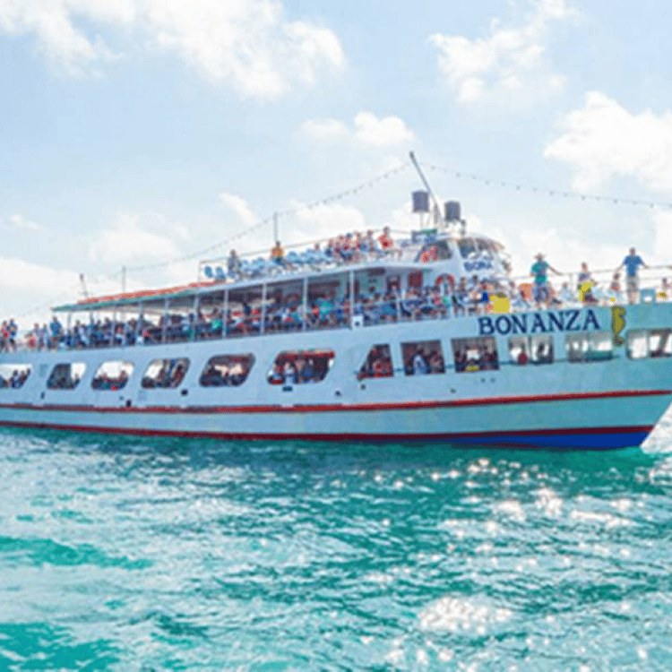 Sunset Party Boat on Acapulco Bay with Live Music
