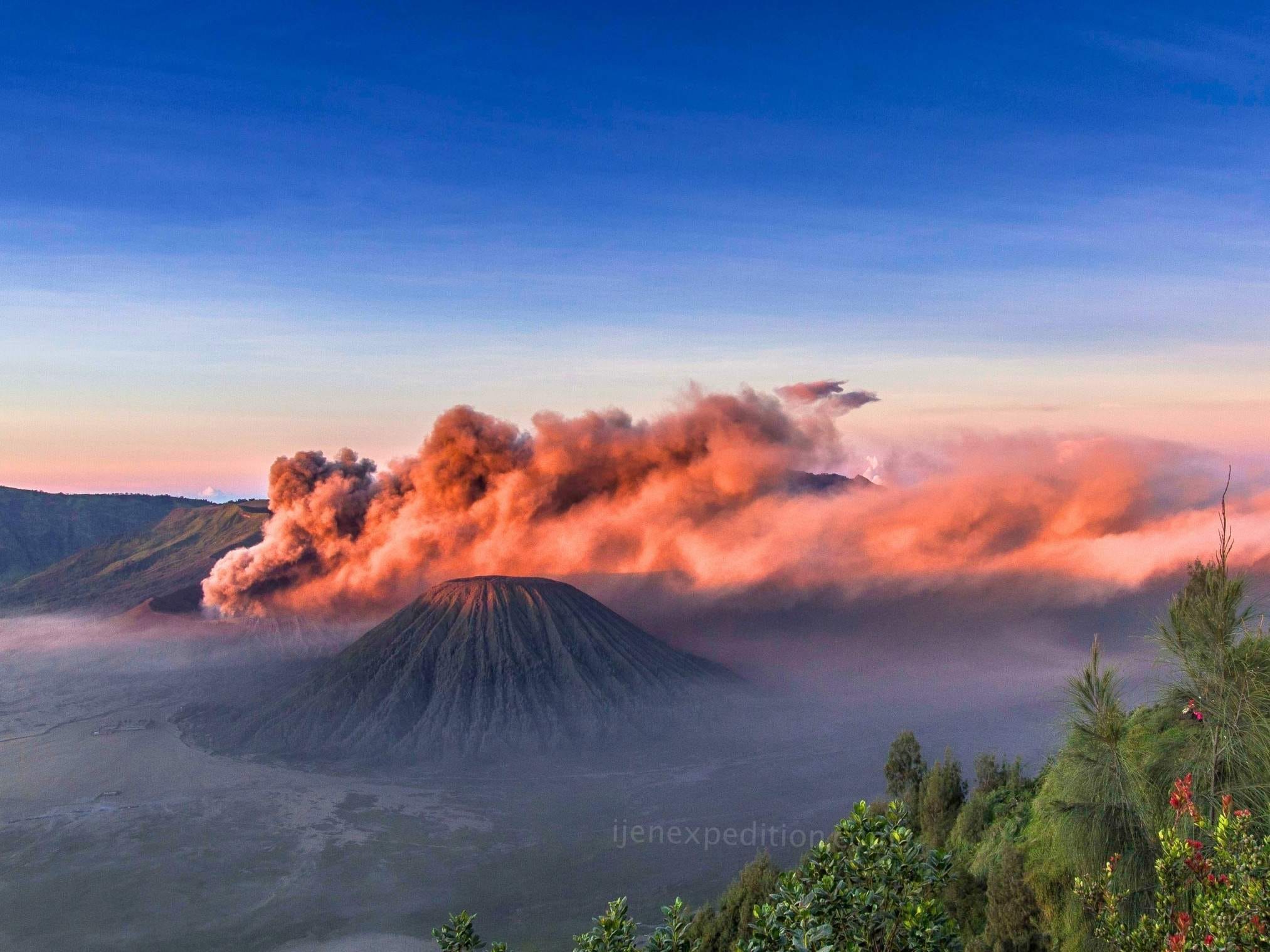 Mount Bromo Sunrise: Private Jeep & Crater Rim Trek